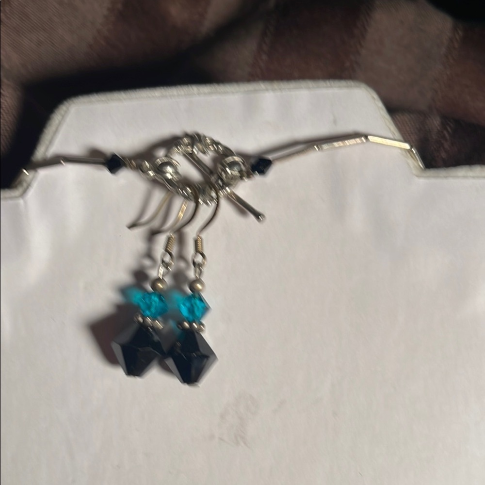 Elegant Black and Turquoise Crystal Necklace with Earrings - Picture 2 of 2